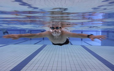 Erwachsenen-Anfängerschwimmkurs